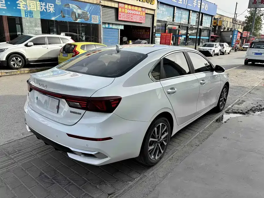 Kia K3 2021 1.5L CVT Fashion Edition 2023 — миниатюра 3