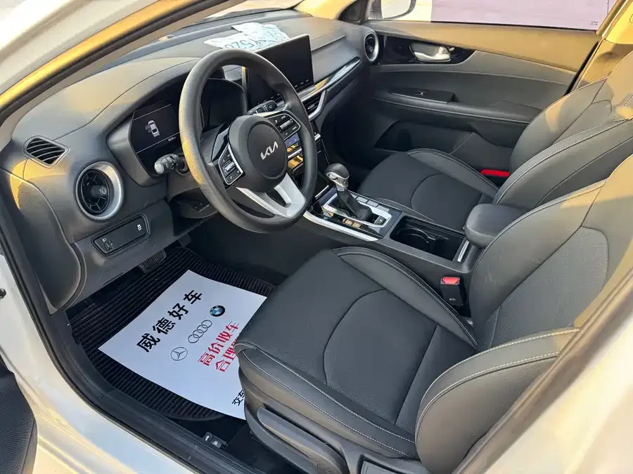 Kia K3 2021 1.5L CVT Fashion Edition 2022 — миниатюра 2
