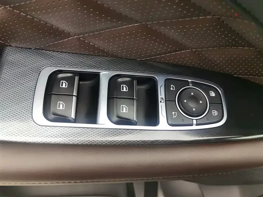 WEY Mocha Wei Mocha 2021 2.0T 2WD Special Edition 2022 — миниатюра 3