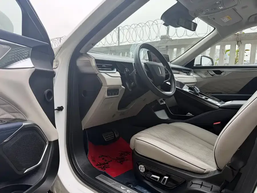 WEY Mocha Wei Mocha 2021 2.0T 4WD Special Edition 2022 — миниатюра 4