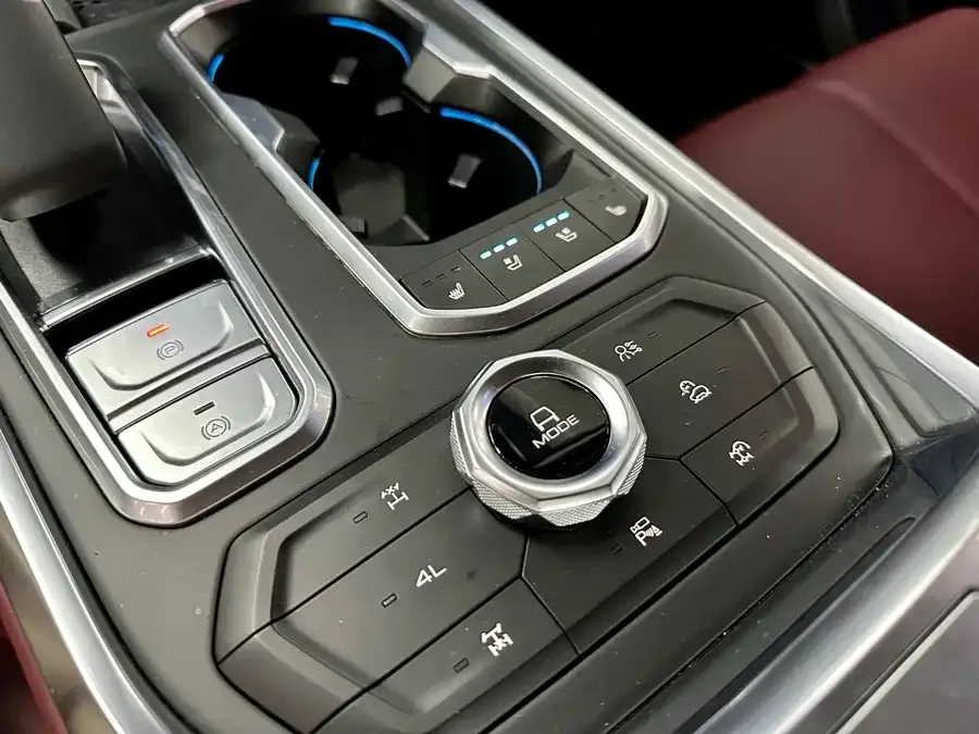 Tank 400 New Energy Tank 400 New Energy 2024 Hi4-T Off-Road Edition 2024 — миниатюра 3