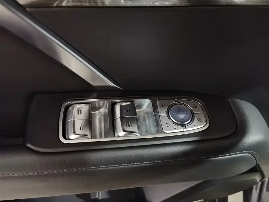 Tank 400 New Energy Tank 400 New Energy 2024 Hi4-T Off-Road Edition 2025 — миниатюра 2