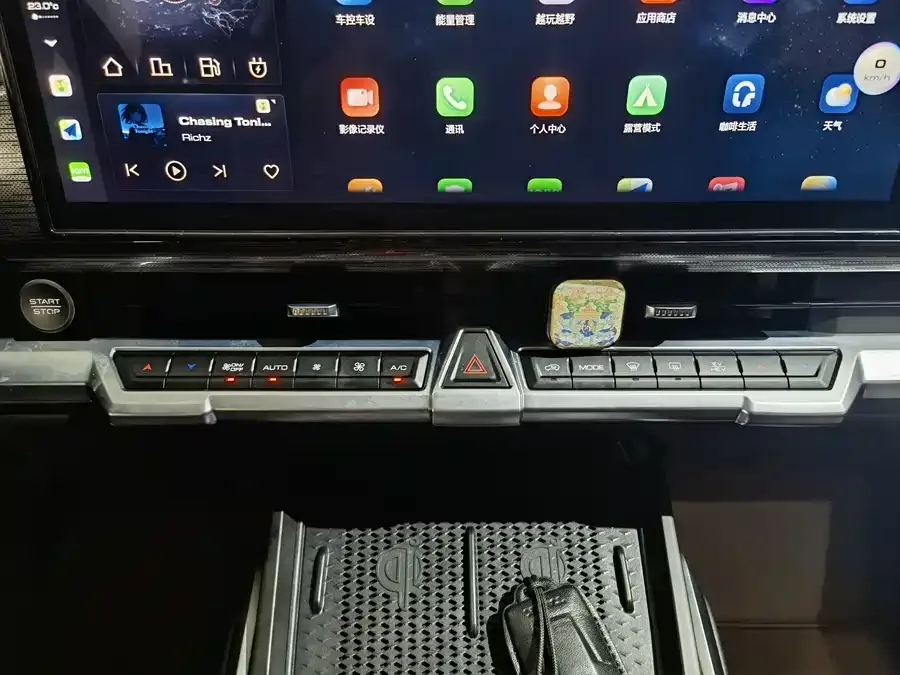 Tank 400 New Energy Tank 400 New Energy 2024 Hi4-T Off-Road Edition 2025 — миниатюра 4