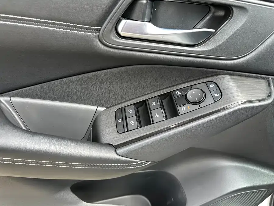 Nissan Qashqai Qashqai 2023 1.3T CVT Luxury Edition 2023 — миниатюра 2
