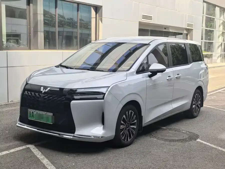 Wuling Starlight 730 New Energy 2025