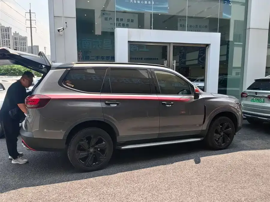 Maxus SAIC MAXUS D90 Pro SAIC MAXUS D90 Pro 2021 2.0T Gasoline 4WD Flagship Edition 7-Seater 2022 — миниатюра 3