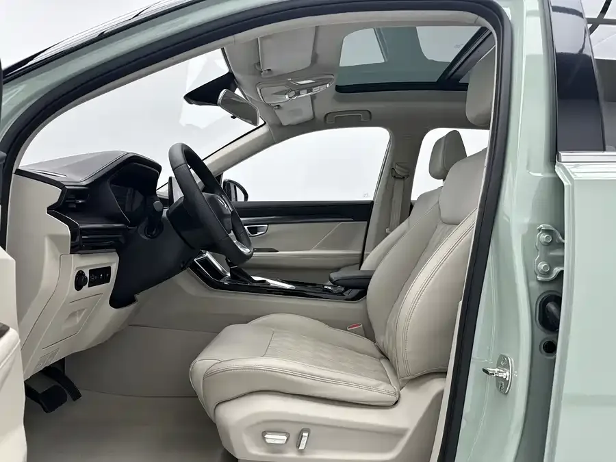 Wuling Xingchen Wuling Xingchen 2021 1.5T CVT Xingyao Edition 2022 — миниатюра 2