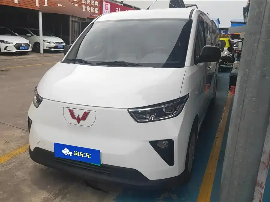Wuling Yangguang 2025