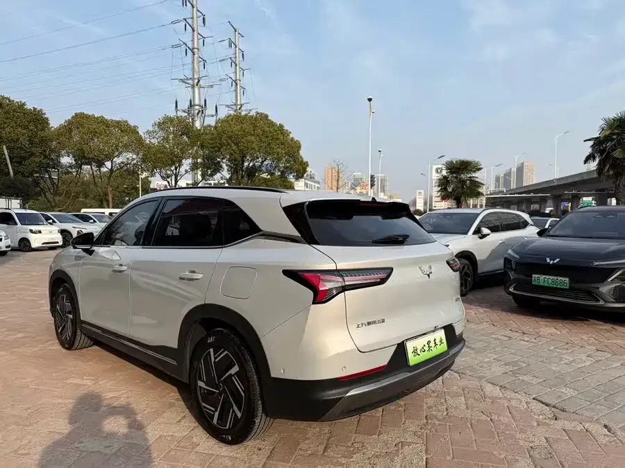 Wuling Starlight S 2025