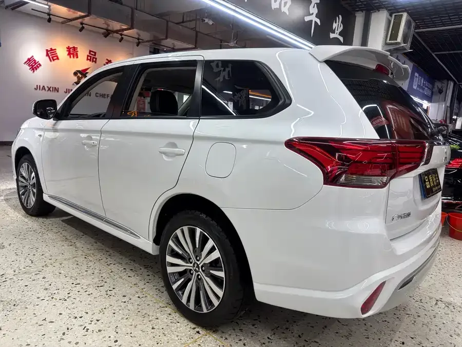 Mitsubishi Outlander Outlander 2021 facelift 2.0L 2WD 5-seater 2022 — миниатюра 2