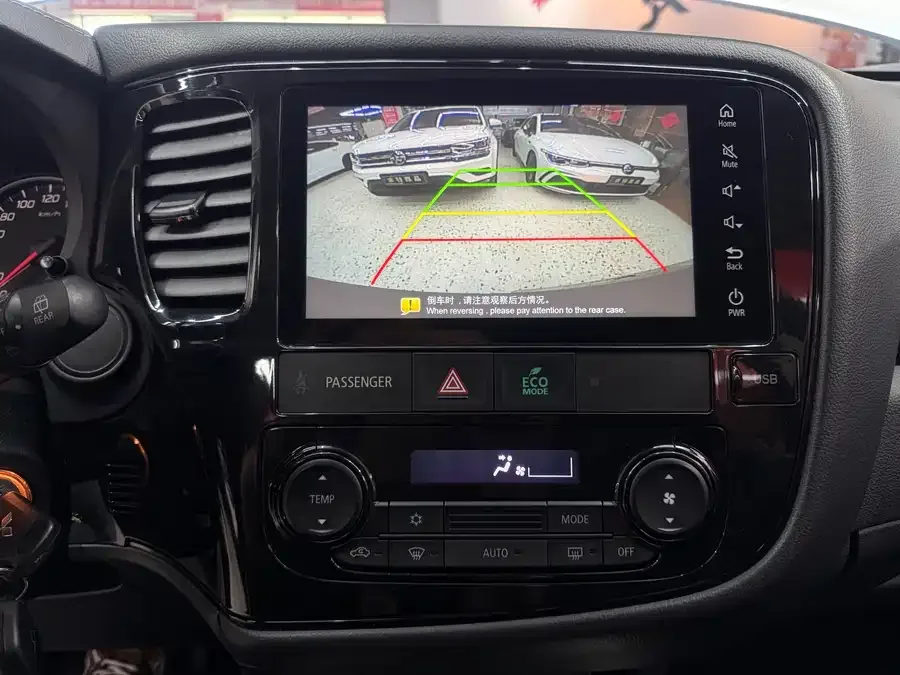 Mitsubishi Outlander Outlander 2021 facelift 2.0L 2WD 5-seater 2022 — миниатюра 3