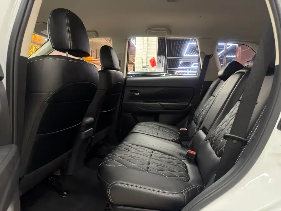 Mitsubishi Outlander Outlander 2021 facelift 2.0L 2WD 5-seater 2022 — миниатюра 4