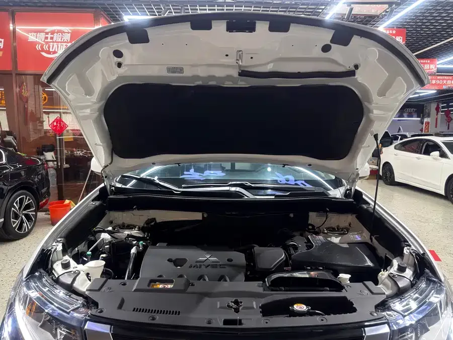 Mitsubishi Outlander Outlander 2021 facelift 2.0L 2WD 5-seater 2022 — миниатюра 5