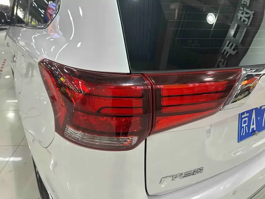 Mitsubishi Outlander Outlander 2021 2.4L 4WD Dynamic Edition 5 Seaters 2022 — миниатюра 4