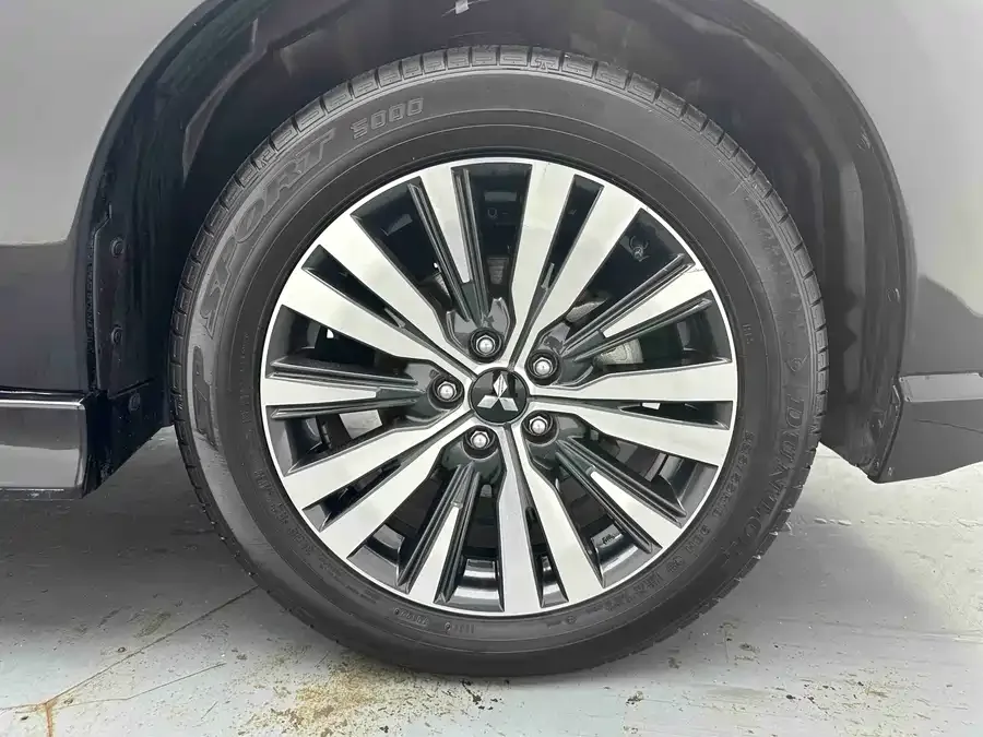 Mitsubishi Outlander Outlander 2021 2.0L 2WD 5-seater 2022 — миниатюра 3