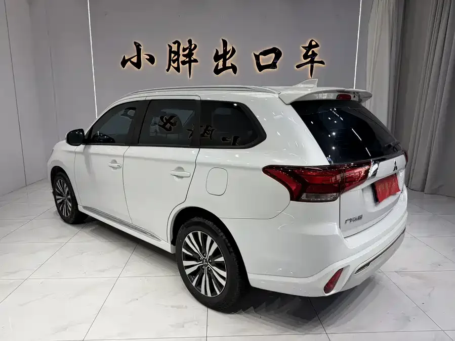 Mitsubishi Outlander Outlander 2021 2.0L 2WD 5-seater 2023 — миниатюра 2