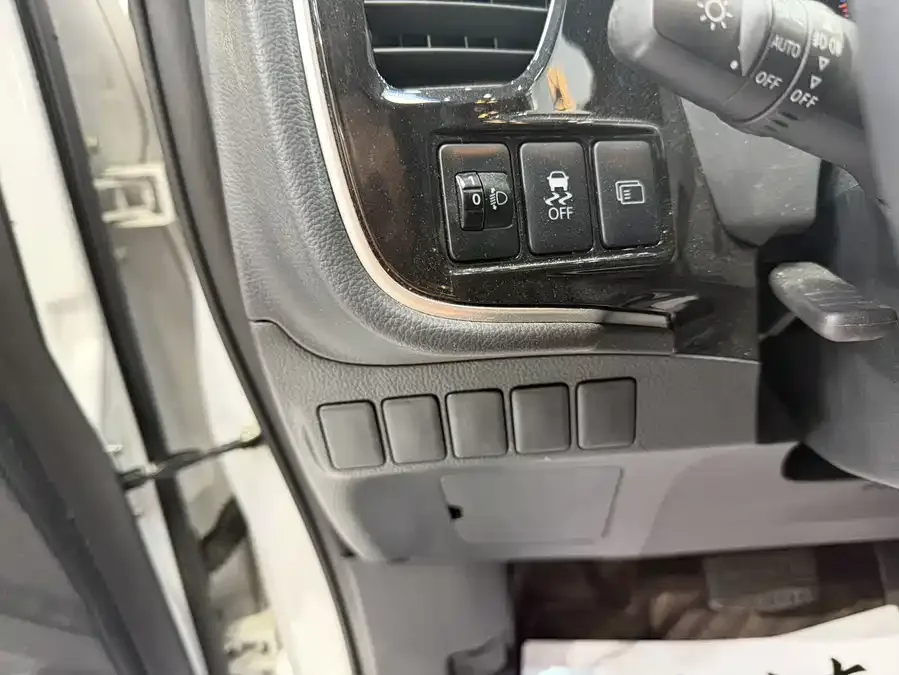 Mitsubishi Outlander Outlander 2021 2.0L 2WD 5-seater 2023 — миниатюра 3