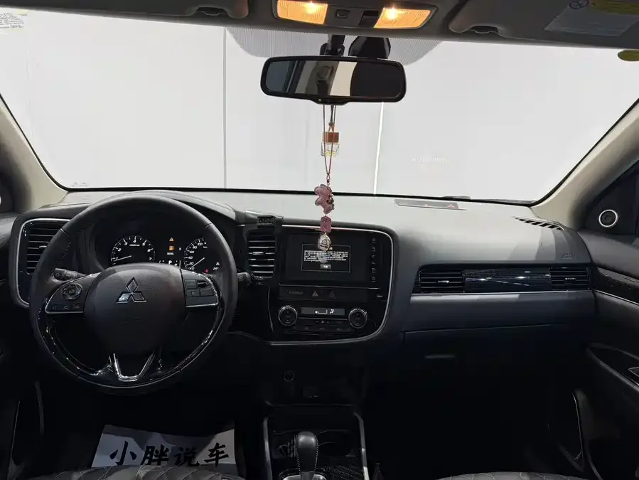 Mitsubishi Outlander Outlander 2021 2.0L 2WD 5-seater 2023 — миниатюра 4