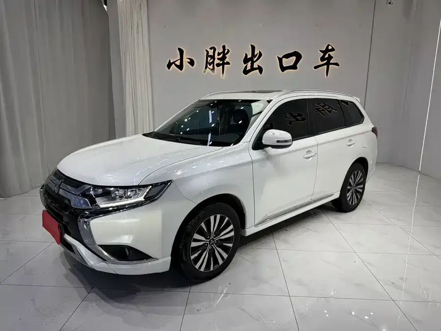 Mitsubishi Outlander Outlander 2021 2.0L 2WD 5-seater 2023 — фото 1, купить с доставкой в Москву