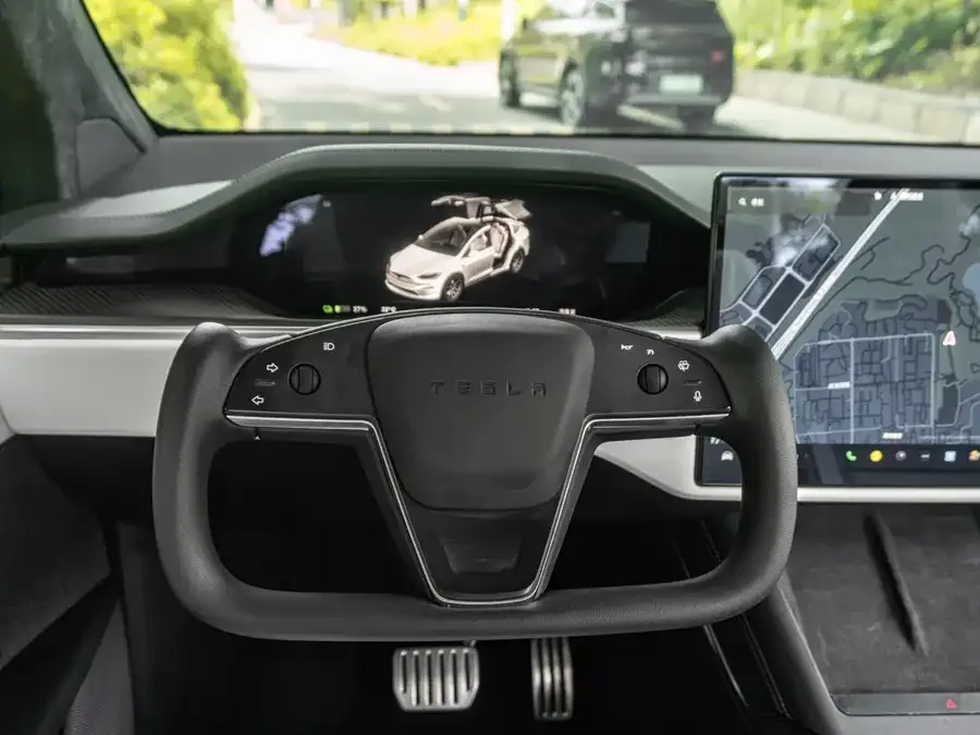 Tesla Model X Model X 2023 Tri-Motor All-Wheel Drive Plaid Edition 2023 — миниатюра 3