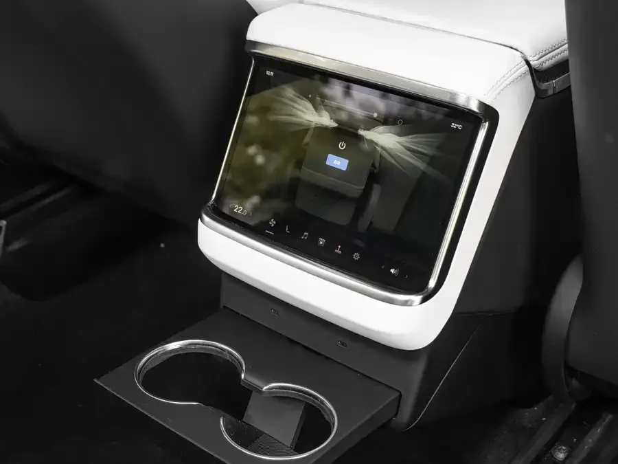 Tesla Model X Model X 2023 Tri-Motor All-Wheel Drive Plaid Edition 2023 — миниатюра 4