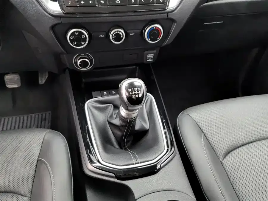 Isuzu D-Max D-MAX 2021 1.9T manual four-wheel drive diesel Global powerful RZ4E 2023 — миниатюра 4