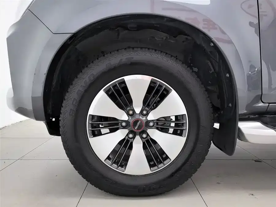 Isuzu D-Max D-MAX 2021 1.9T manual four-wheel drive diesel Global powerful RZ4E 2023 — миниатюра 5