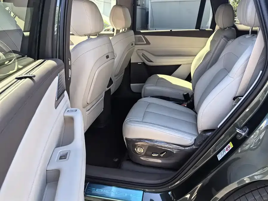 BYD N8L Denza N8L 2025 Flagship Model 2025 — миниатюра 3