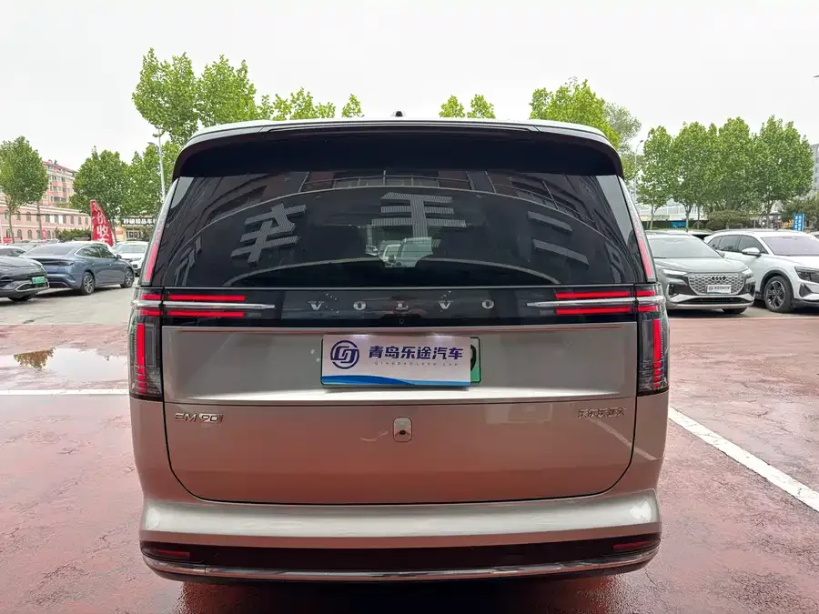 Volvo EM90 2025 Ultra six-seater 2024 — миниатюра 5