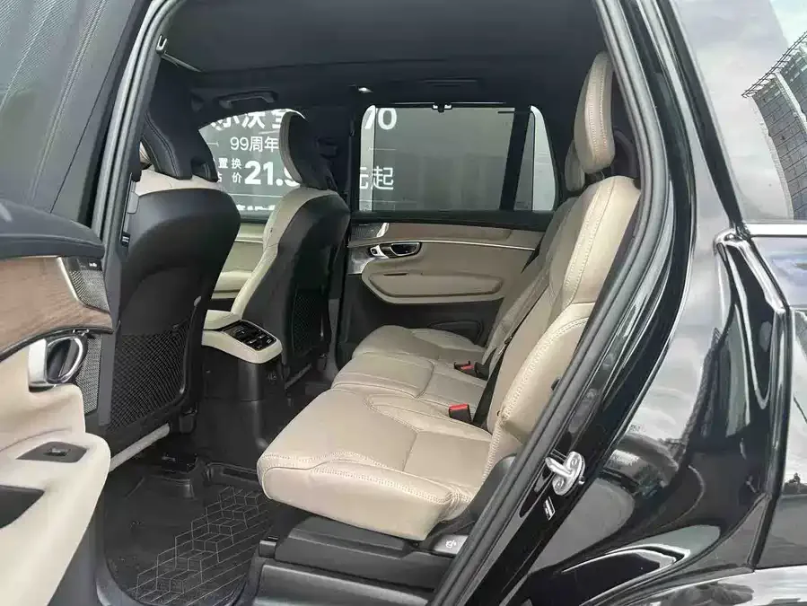 Volvo XC90 Plug-in Hybrid 2026 T8 Inscription Luxury 7-seater 2025 — миниатюра 3