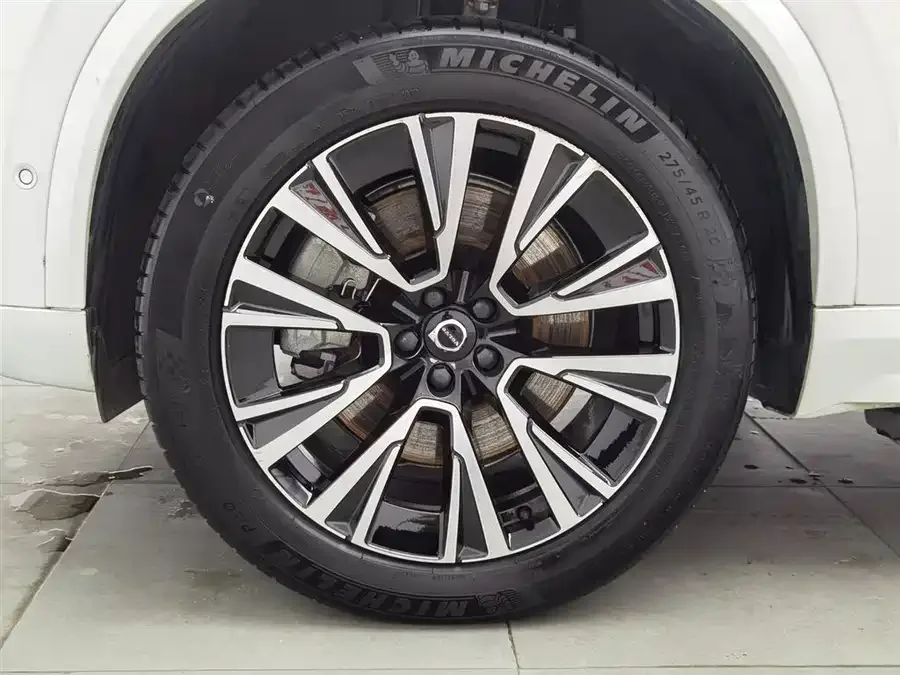 Volvo XC90 Plug-in Hybrid 2023 T8 RECHARGE Zhizun Luxury Edition 7 Seaters 2022 — миниатюра 5