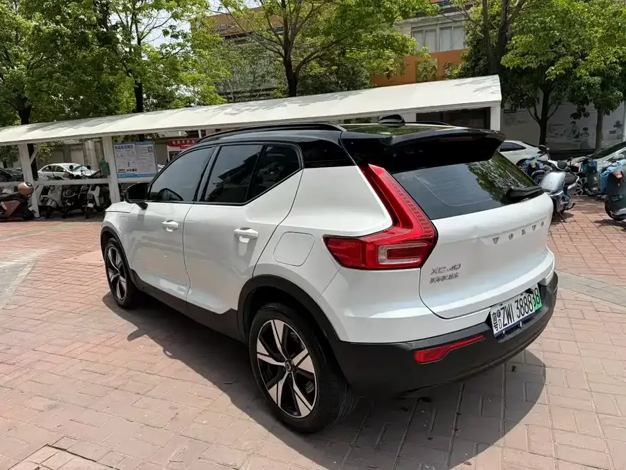 Volvo XC40 New Energy 2022 Four-Wheel Drive High-Performance Edition 2022 — миниатюра 5