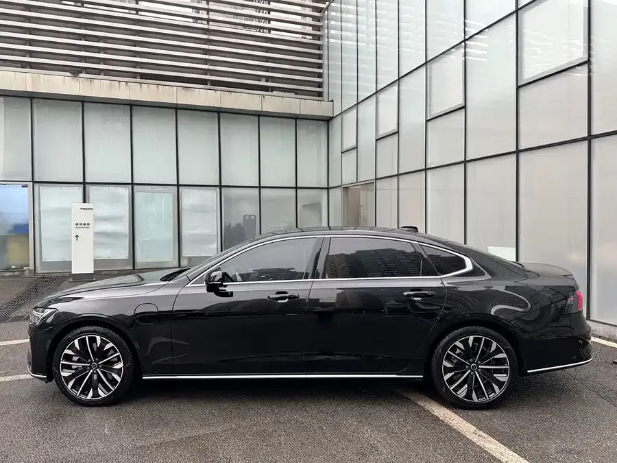 Volvo S90 plug-in hybrid Volvo S90 Plug-in Hybrid 2026 Plug-in Hybrid Four-Wheel Drive Long-Range Zhiya Luxury Edition 2025 — миниатюра 2