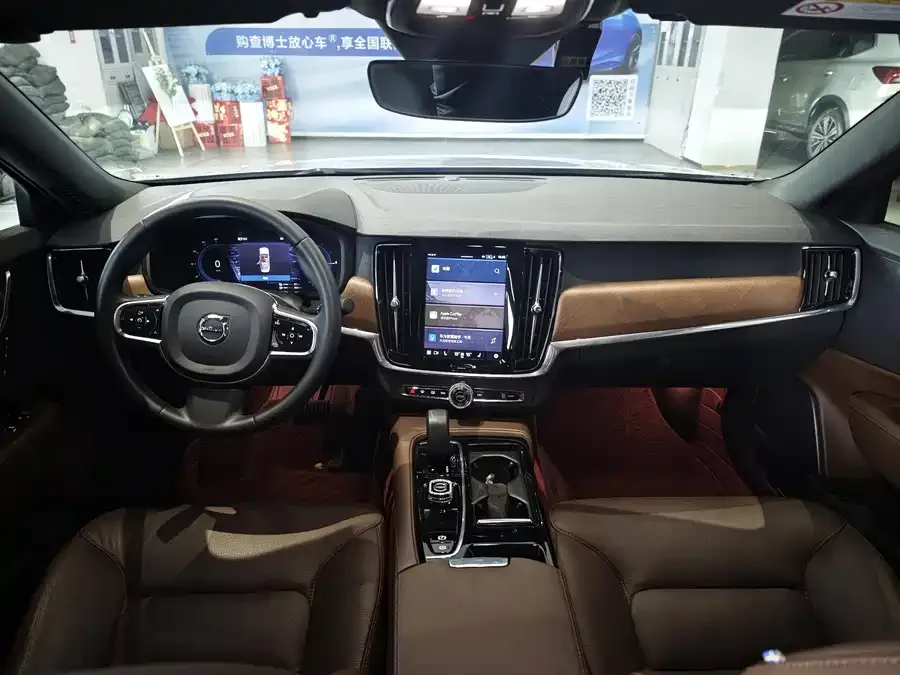 Volvo S90 plug-in hybrid 2023 T8 plug-in hybrid four-wheel drive long-range Zhiyi luxury version 2023 — миниатюра 2