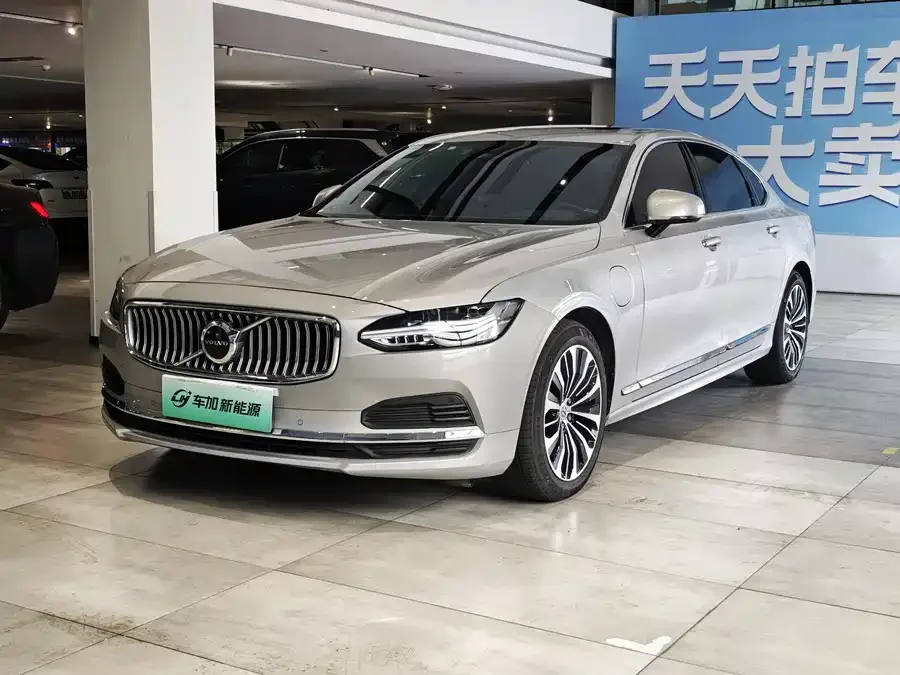 Volvo S90 plug-in hybrid 2023
