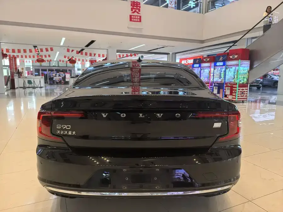 Volvo S90 plug-in hybrid 2023 T8 plug-in hybrid four-wheel drive long-range Zhiyi luxury version 2023 — миниатюра 2