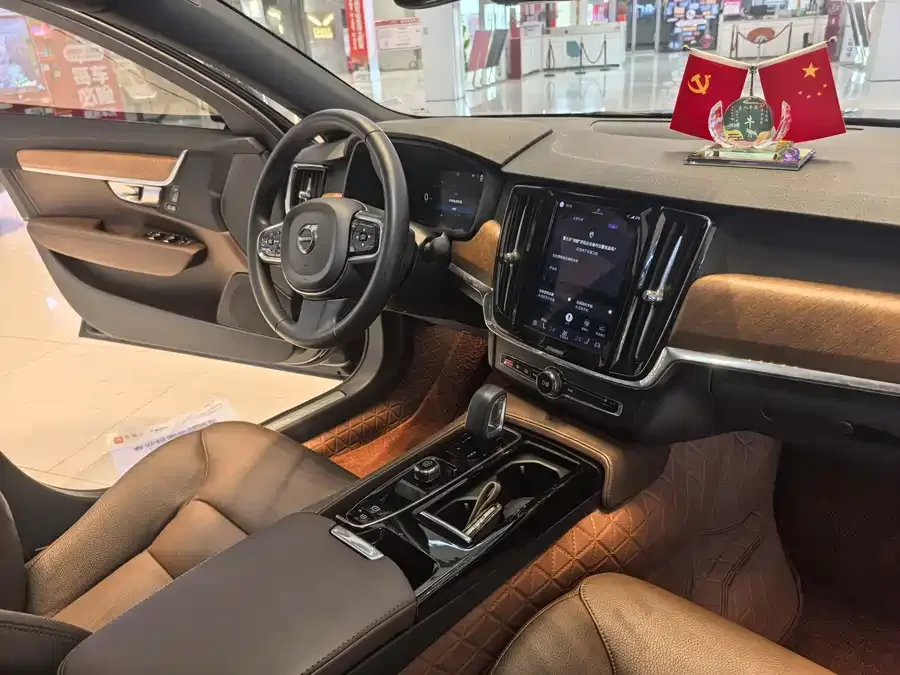 Volvo S90 plug-in hybrid 2023 T8 plug-in hybrid four-wheel drive long-range Zhiyi luxury version 2023 — миниатюра 3
