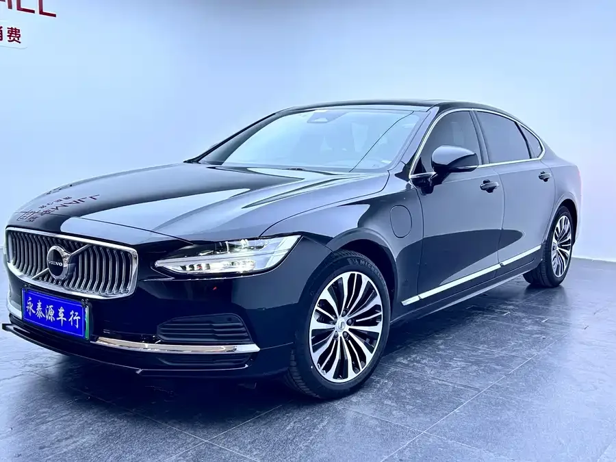 Volvo S90 plug-in hybrid 2024