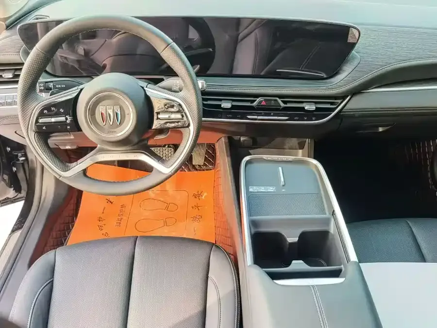 Buick LaCrosse LaCrosse 2025 28T Platinum Edition 2025 — миниатюра 2