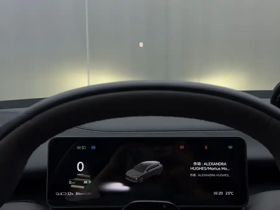 NIO ET5T NIO ET5T 2025 100kWh Touring 2025 — миниатюра 4