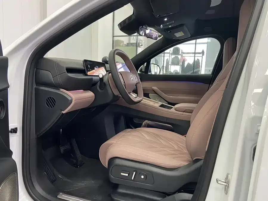 NIO EC6 NIO EC6 2025 75kWh 2025 — миниатюра 2