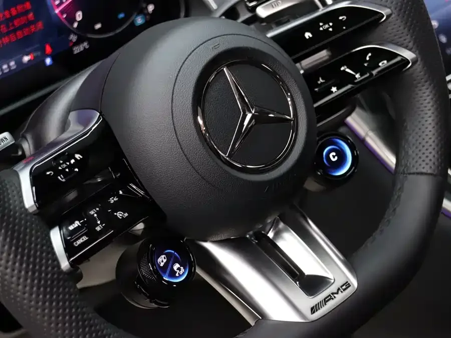 Mercedes-Benz GLC AMG 2026 Mercedes-Benz GLC AMG 43 4MATIC 2026 — миниатюра 3