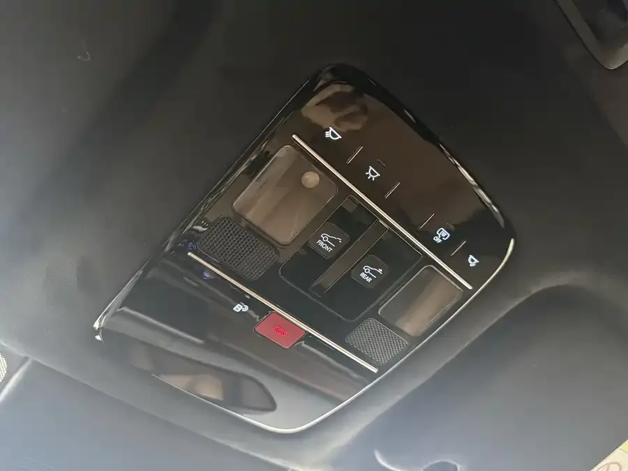 Hyundai SantaFe Santa Fe 2024 2.0T Connoisseur Pro Max 2025 — миниатюра 3