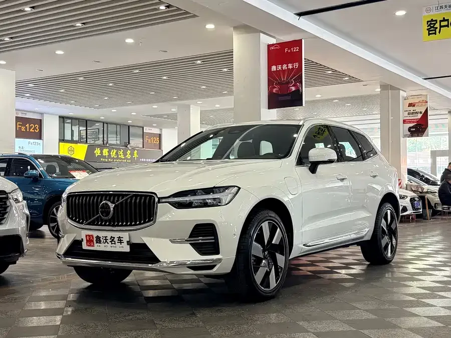 Volvo XC60 Plug-in Hybrid 2024