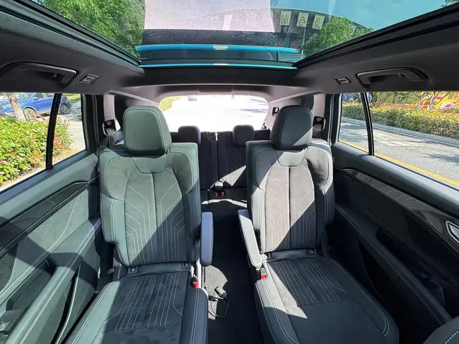 Audi Q5 e-tron 2022 50 e-tron quattro Glory Mecha Suit Sun Chaser Edition 2022 — миниатюра 5