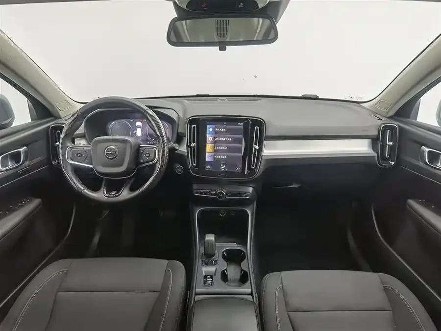 Volvo XC40 2022 T4 four-wheel drive smart travel fashion version 2022 — миниатюра 2