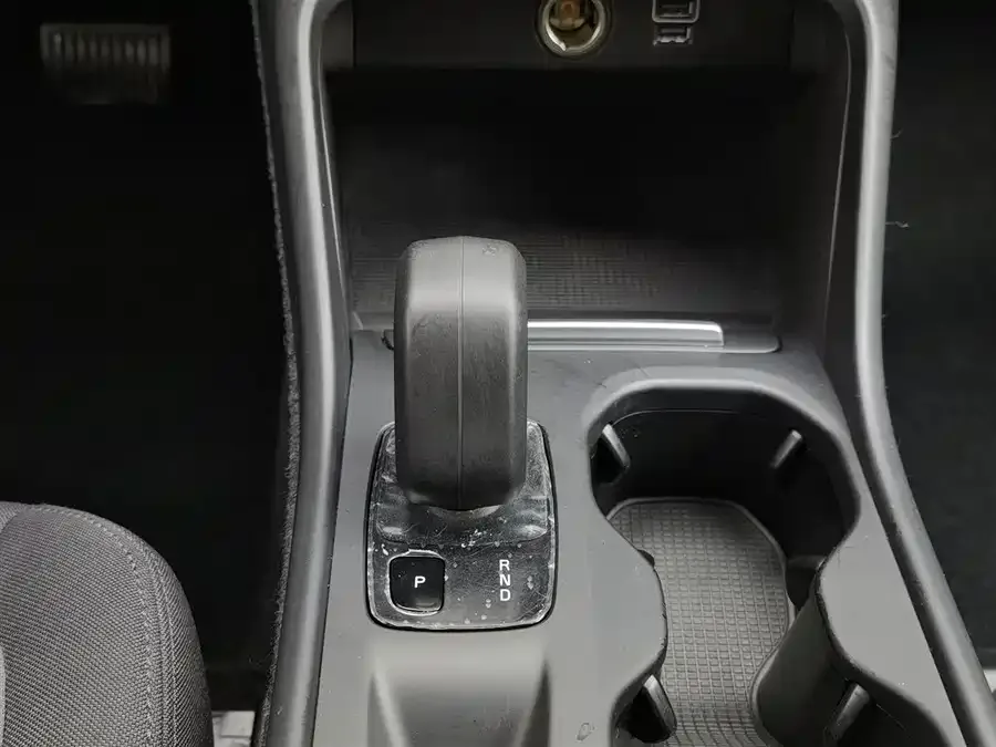 Volvo XC40 2022 T4 four-wheel drive smart travel fashion version 2022 — миниатюра 4