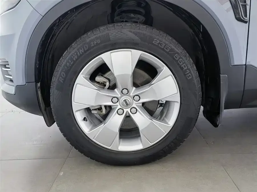Volvo XC40 2022 T4 four-wheel drive smart travel fashion version 2022 — миниатюра 5