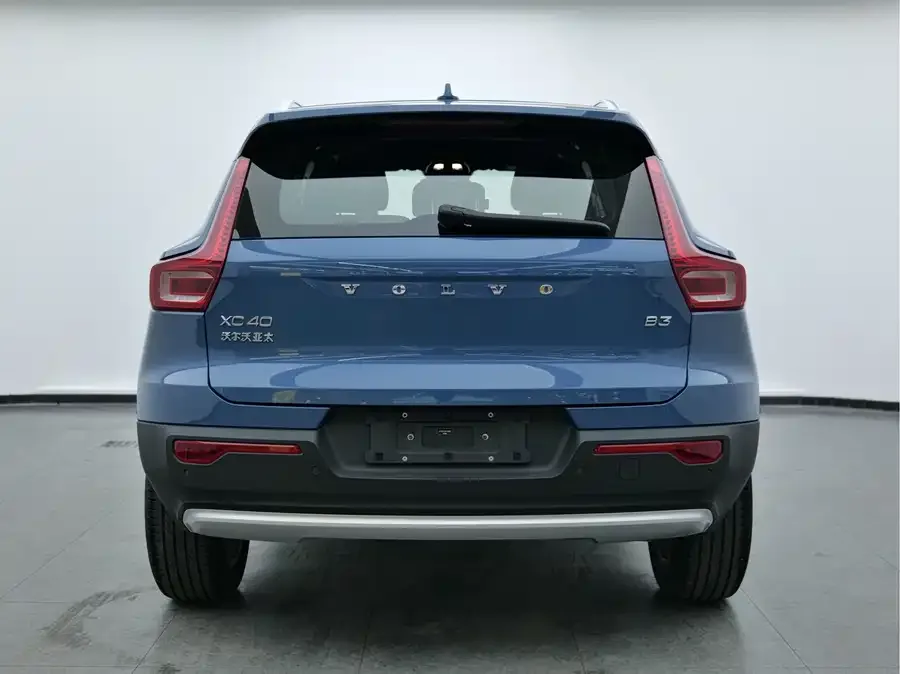 Volvo XC40 2024 B3 Zhixing Fashion Edition 2023 — миниатюра 2