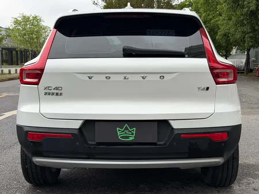 Volvo XC40 2021 T4 four-wheel drive Zhiyuan Deluxe Edition 2022 — миниатюра 2